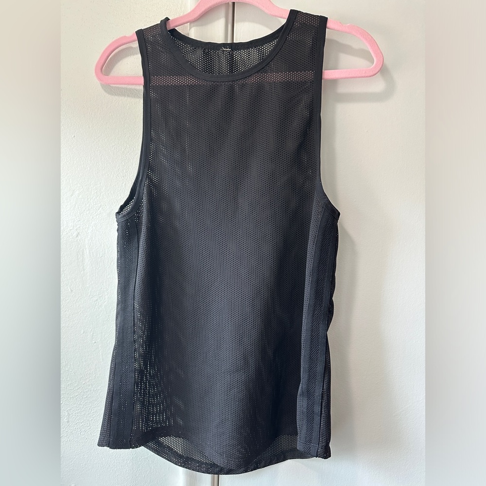 Black mesh work out tank top